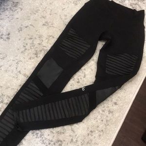 BRAND NEW ALO moto leggings